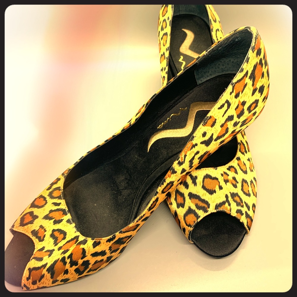 Nina Leopard Print Heels Size 8.5
